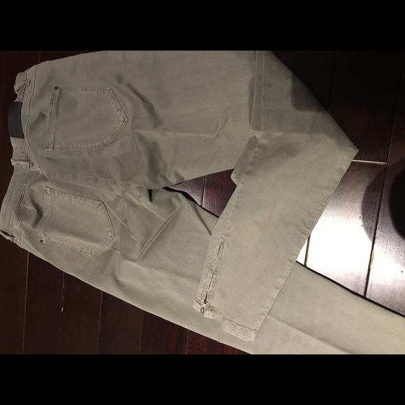 Zara Jean✨✨ - Picture 5 of 5